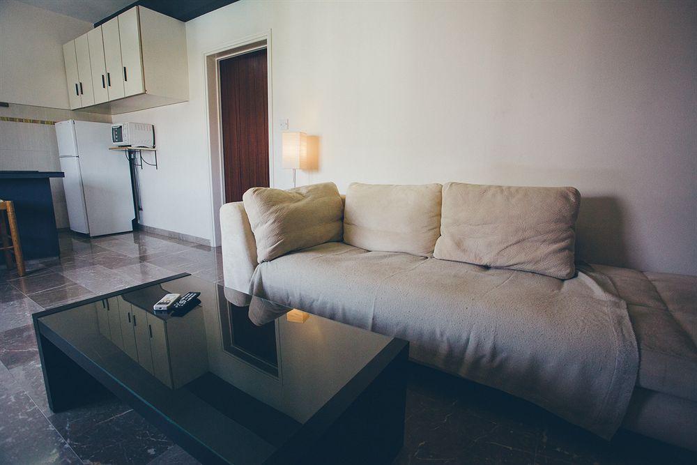 Vega Apartments Limasol Buitenkant foto