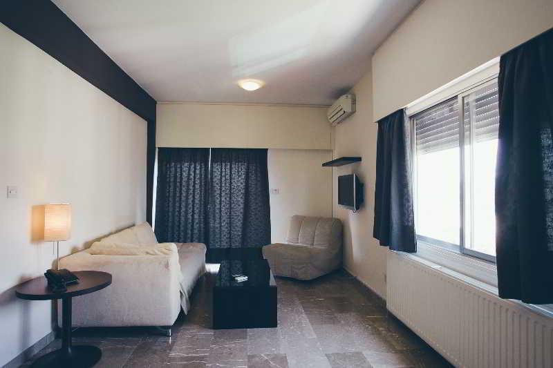 Vega Apartments Limasol Buitenkant foto