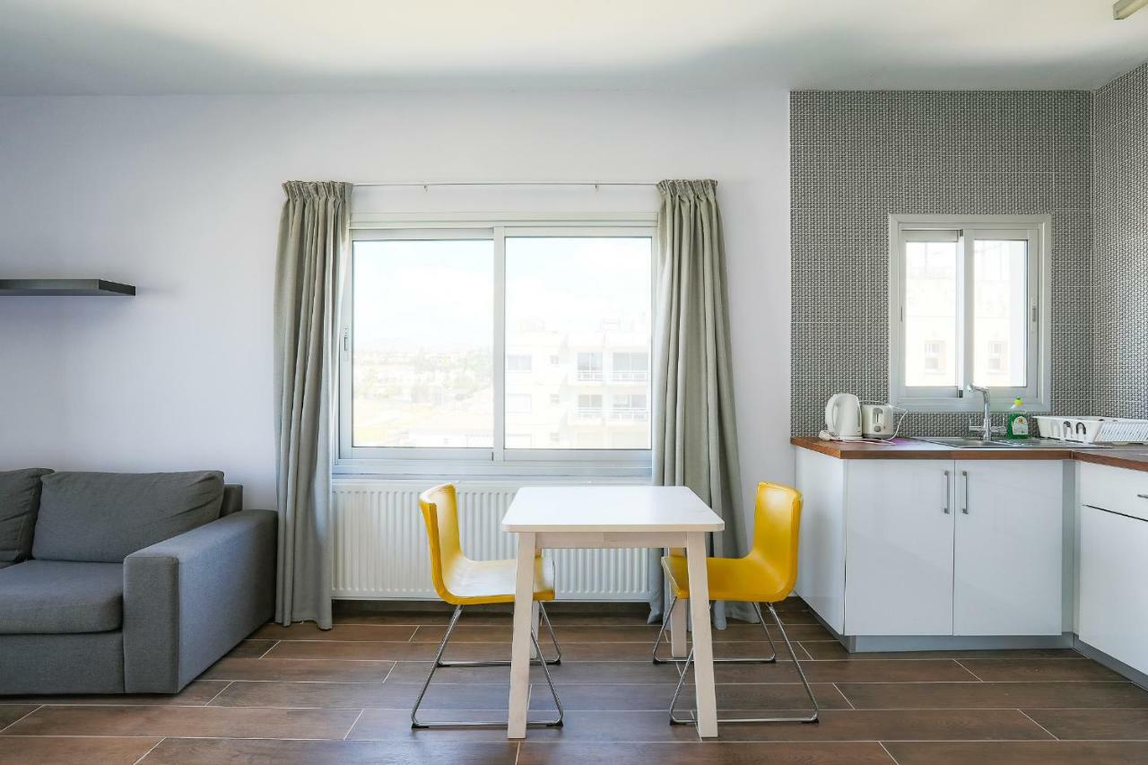 Vega Apartments Limasol Buitenkant foto